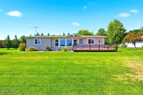 160 Wanabee Ln, Naches, WA 98937