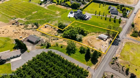 12604 Summitview Ext Rd, Yakima, WA 98908