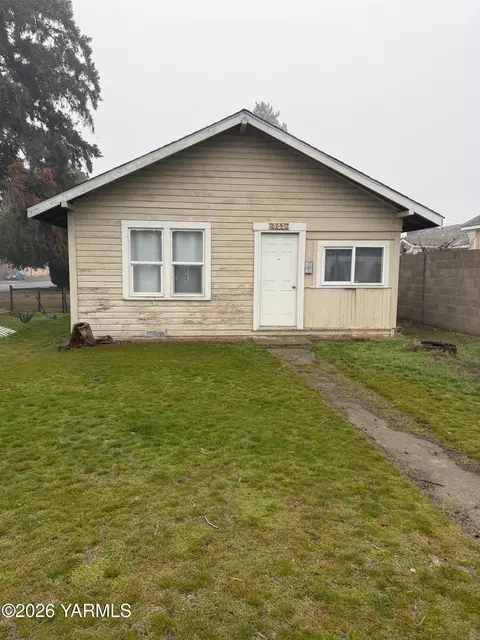 801 S Satus Ave, Wapato, WA 98951