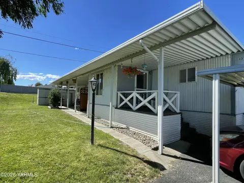 8301 Tieton Dr #43, Yakima, WA 98908