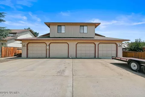 605 S 69th Ave #A & B, Yakima, WA 98908