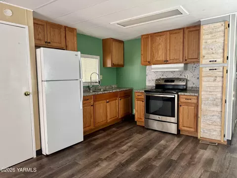 401 Moxee Ave #16, Naches, WA 98937