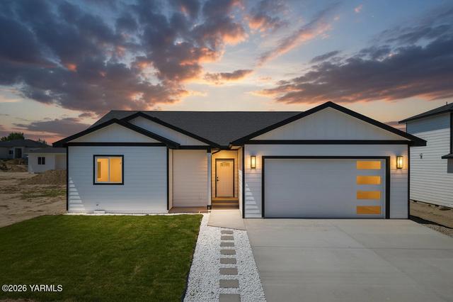309 Olivia St, Sunnyside, WA 98944