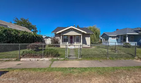 610 S 10th Ave, Yakima, WA 98902