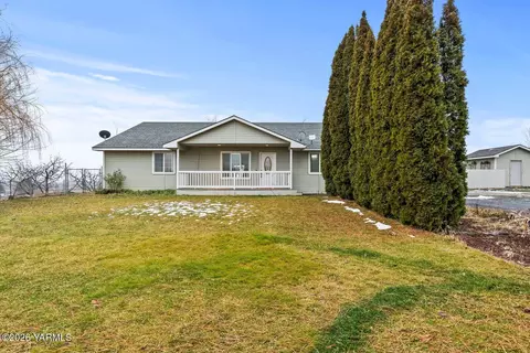 2920 Cook Rd, Yakima, WA 98908