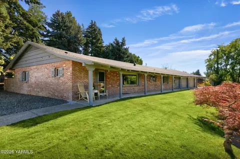 4205 Barge St, Yakima, WA 98908