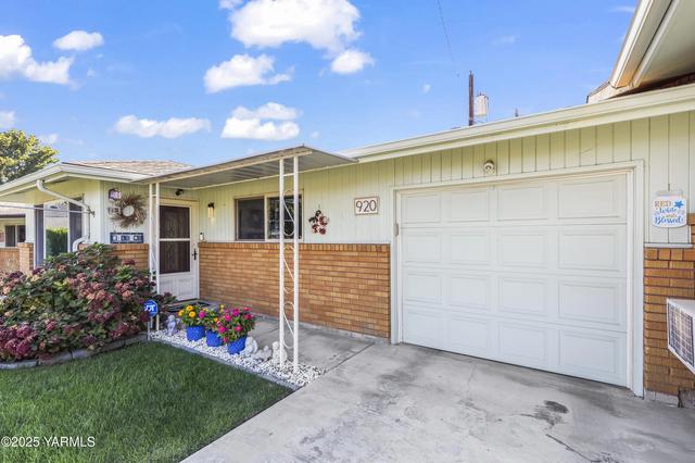 920 S 41st Ave #7, Yakima, WA 98908