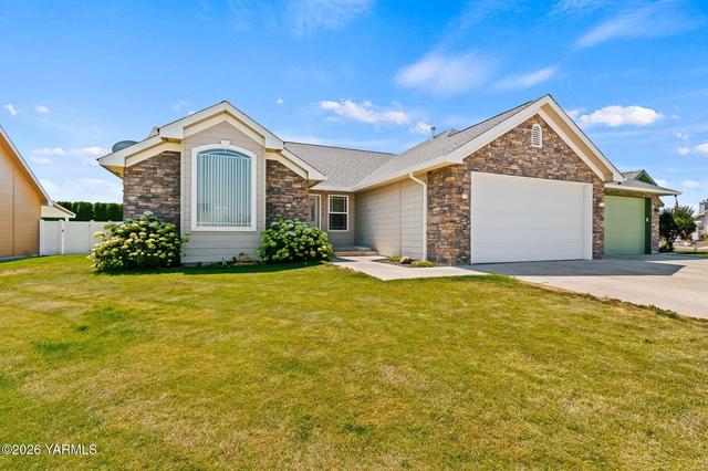 8706 Garden Ave, Yakima, WA 98908