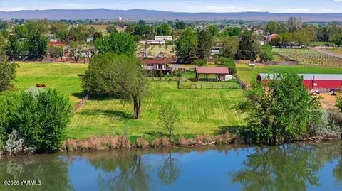 144001 W North River Rd, Prosser, WA 99350