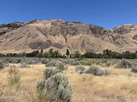 kna Lake Naches Dr #103-104, Naches, WA 98937
