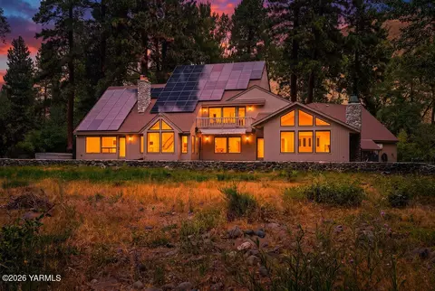 4460 Hwy 410, Naches, WA 98937