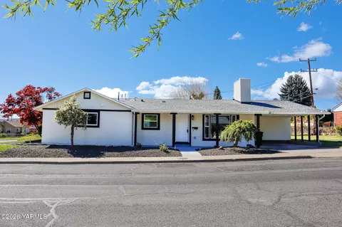 2902 Bonnie Doon Ave, Yakima, WA 98902