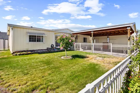 1004 N 34th Ave #20, Yakima, WA 98902