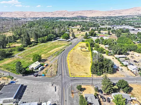 1311 S Keys Rd, Yakima, WA 98901