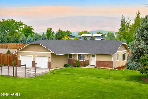14809 Douglas Rd, Yakima, WA 98908