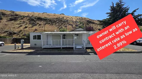 4601 W Powerhouse Rd #2, Yakima, WA 98908