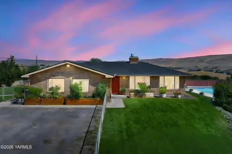 261 Westridge Rd, Selah, WA 98942