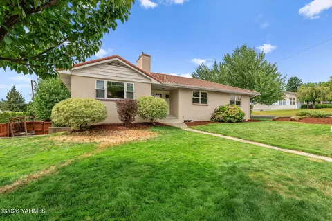 402 S 35th Ave, Yakima, WA 98902