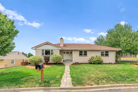 402 S 35th Ave, Yakima, WA 98902
