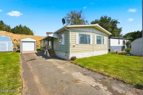 2205 Butterfield Rd #251, Yakima, WA 98901