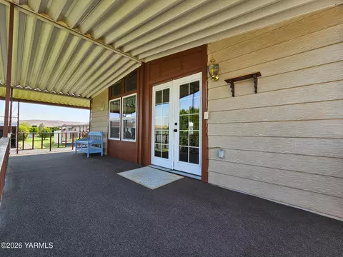 55 W Washington Ave #202, Yakima, WA 98903