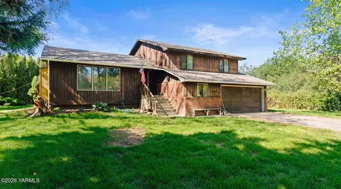 10806 Summitview Rd, Yakima, WA 98908