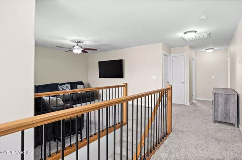 Entry Way - 908 Millenium Ave, Moxee, WA 98936 photo 9 of 9