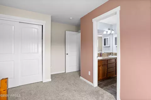 Bedroom - 908 Millenium Ave, Moxee, WA 98936 photo 7 of 8