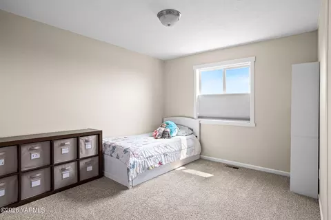 Bedroom - 908 Millenium Ave, Moxee, WA 98936 photo 8 of 8