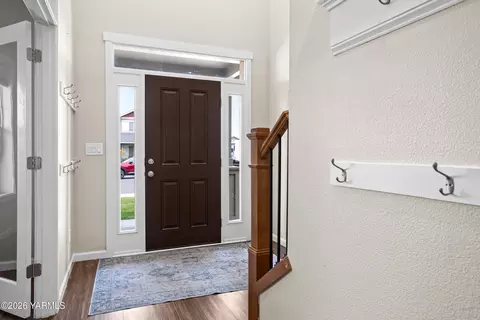 Entry Way - 908 Millenium Ave, Moxee, WA 98936 photo 1 of 9