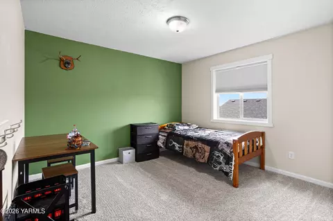 Bedroom - 908 Millenium Ave, Moxee, WA 98936 photo 5 of 8