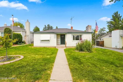 807 W Home Ave, Selah, WA 98942