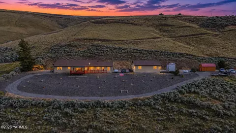 3501 S 40th Ave, Yakima, WA 98903