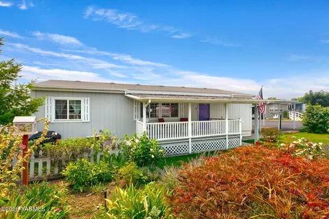 8301 Tieton Dr #110, Yakima, WA 98908