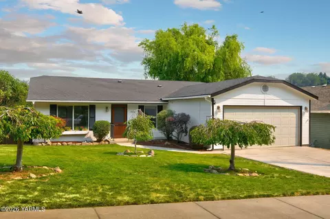 7505 W Lincoln Ave, Yakima, WA 98908