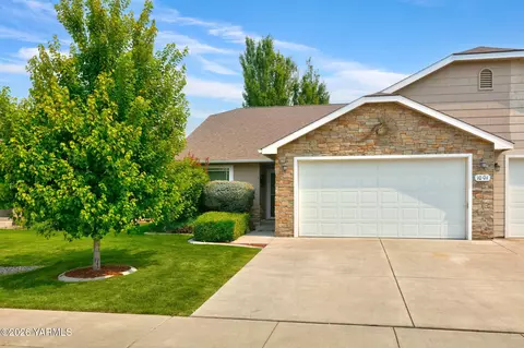 1001 S 90th Ave #1, Yakima, WA 98908