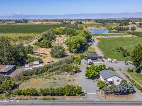 1180 S Wapato Rd, Wapato, WA 98951