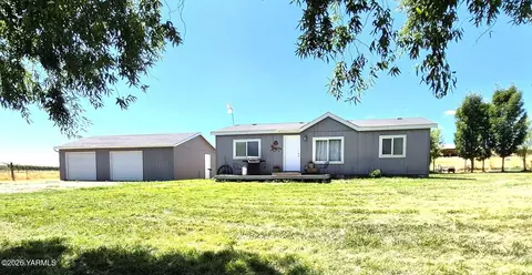 497 Burnham Rd, Yakima, WA 98908