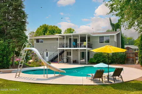805 S 58th Ave, Yakima, WA 98908