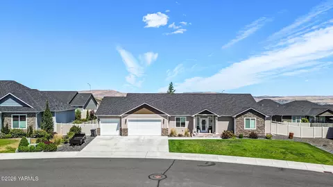 1475 Valhalla Lp Lp, Selah, WA 98942