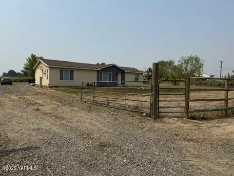 1220 Maple Grove Rd, Sunnyside, WA 98944