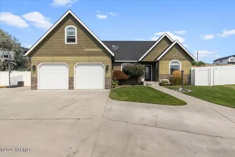 504 Virginia Ct, Zillah, WA 98953