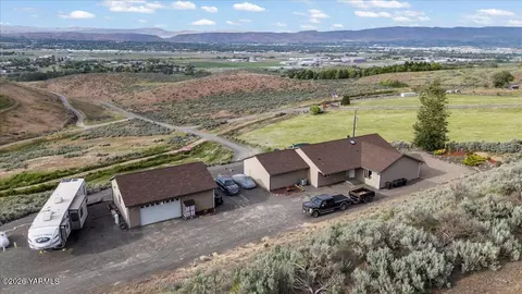 3501 S 40th Ave, Yakima, WA 98903
