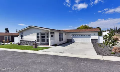 200 Bridle Way #156, Yakima, WA 98901