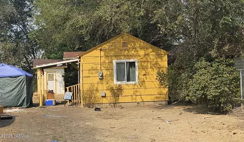 1006 N Naches Ave, Yakima, WA 98902