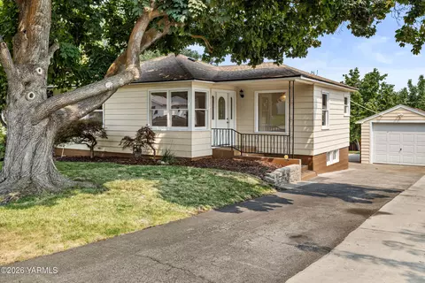 615 S 21st Ave, Yakima, WA 98902