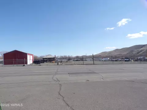4201 Main St, Yakima, WA 98903