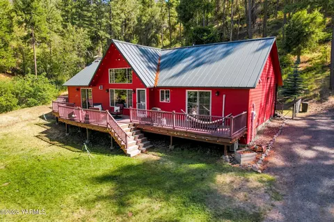 136 Flying H Lp Lp, Naches, WA 98937