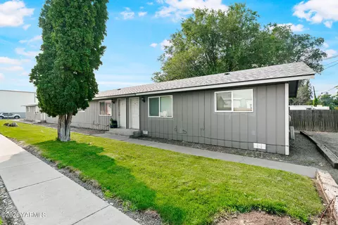 720 N 3rd Ave Apt A B C D Ave #A, B, C, D, Yakima, WA 98902