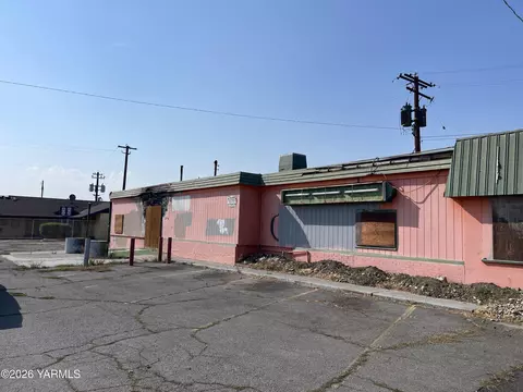 1026 N 1st St, Yakima, WA 98901